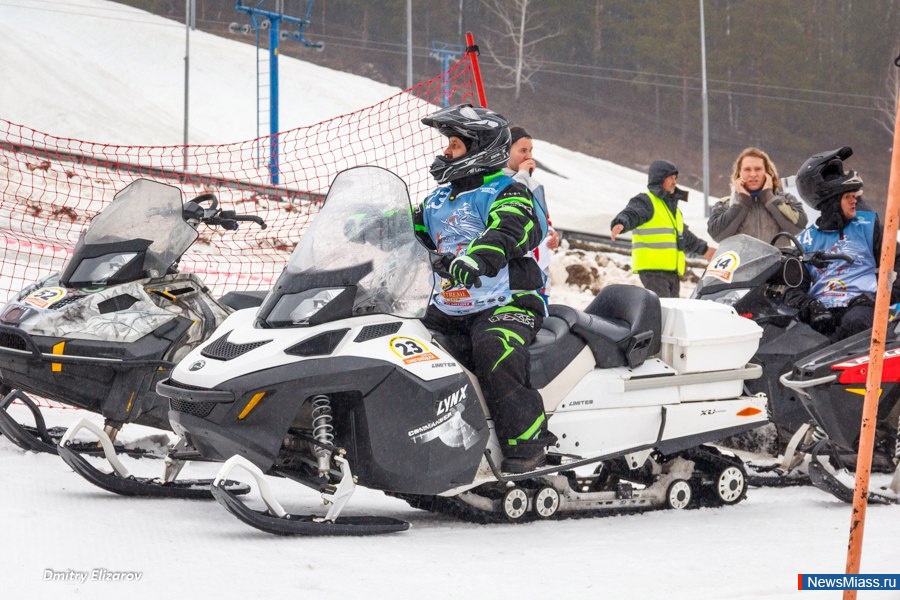  Extreme SnowMobile Fest .    " "      