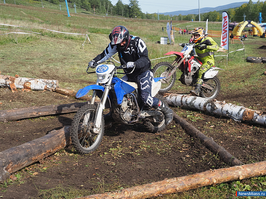     -.  Light Enduro Racing 2020     150     