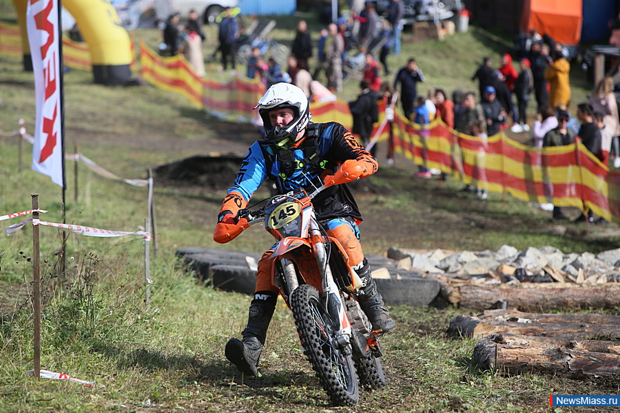     -.  Light Enduro Racing 2020     150     