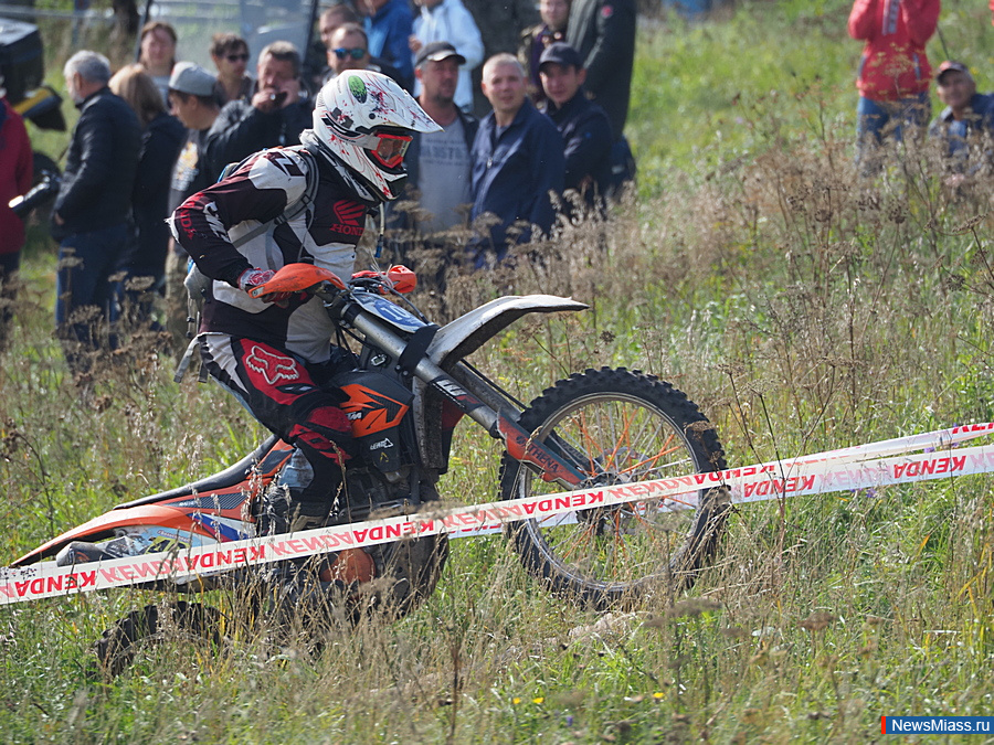     -.  Light Enduro Racing 2020     150     