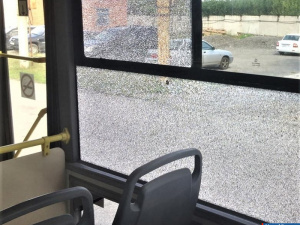 Хулиган повредил новый троллейбус в Миассе