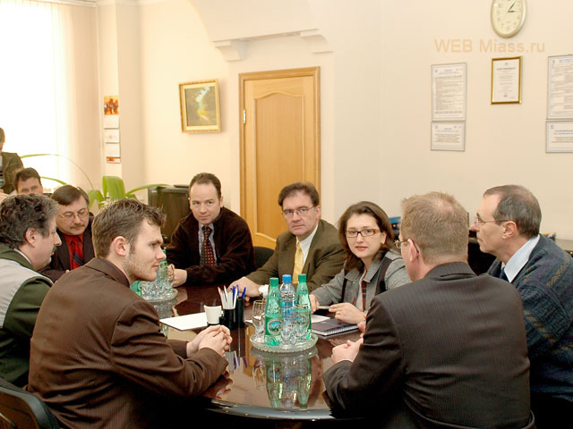 ""  .  "Renault Trucks"     ""   