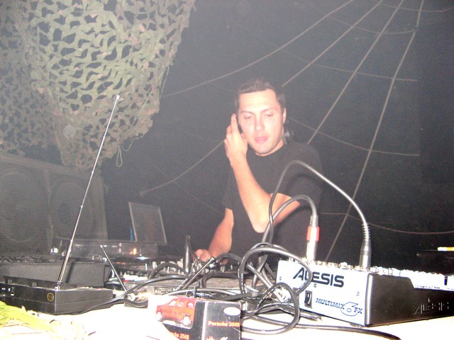     .     "Setka"      DJ Kolya