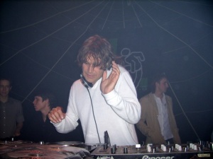 Wonderland Avenue ������ ���������