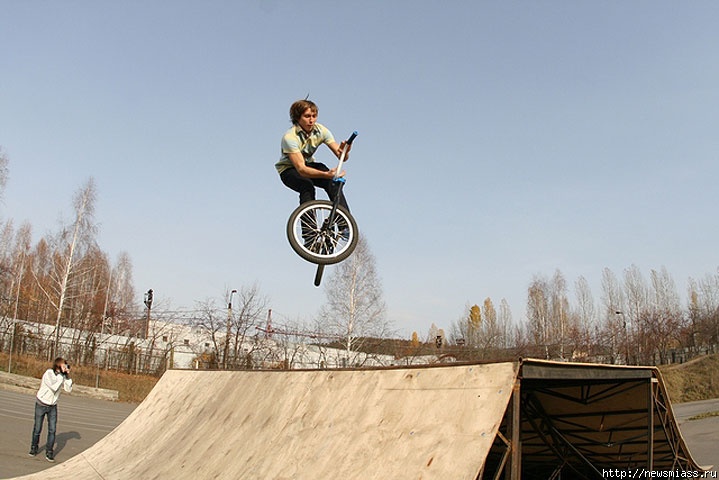 , , .     bmx-    
