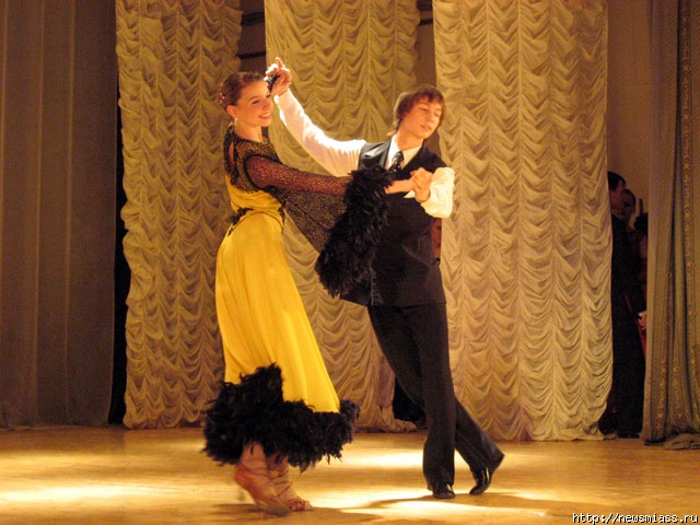   " -2009"  .   ""    - "  - 2009"