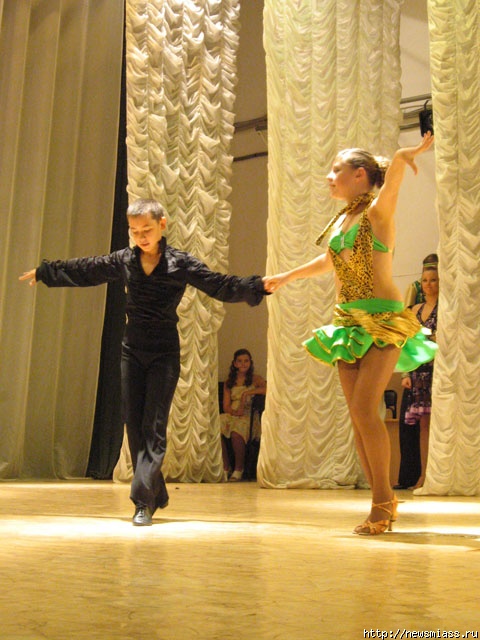   " -2009"  .   ""    - "  - 2009"