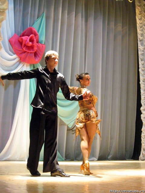   " -2009"  .   ""    - "  - 2009"