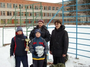 "�����" - � �����������, "����-1" - �������