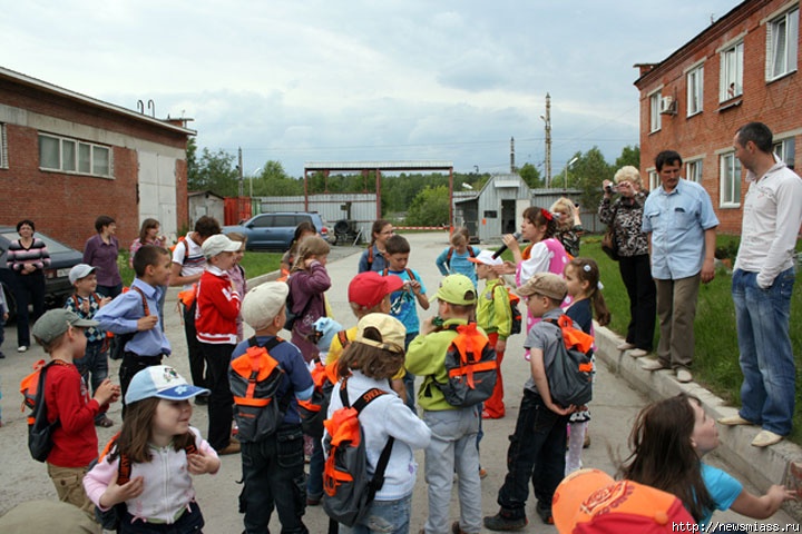 "  ".   ,   " ",    "  ".   ,  ,      ,   