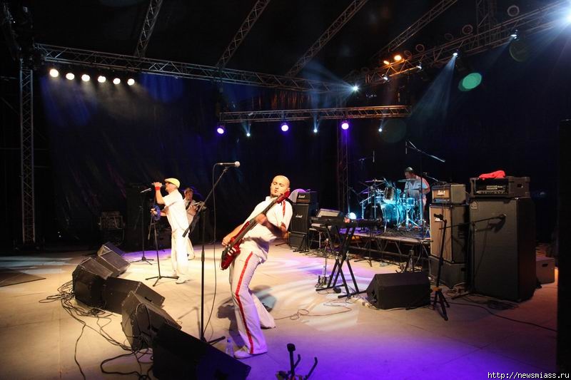 �������: ����� �� ��� �����. ������ ������������ ����, � ������ - �����, ������ �� �����. ������ � ������ ������� ���������� ���������