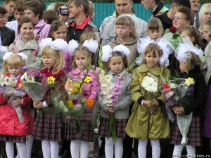Праздничные линейки в школах города Праздничные линейки в школах города