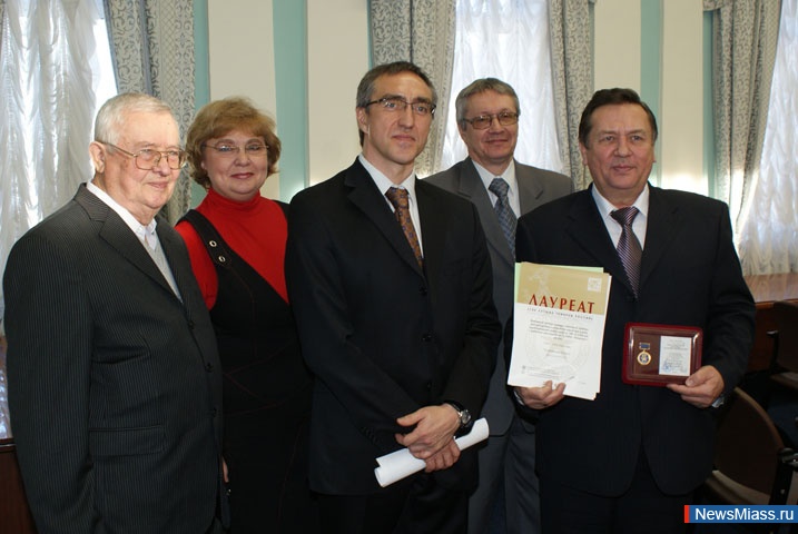    .   " "    100       "  - 2010"