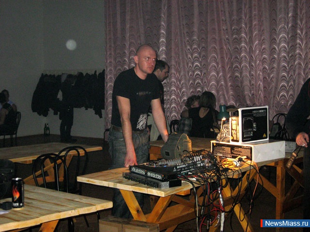     .   ""         Black metal