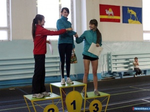 200 ������: 1 ����� - ���������, 2 -  ��������, 3 - ��������