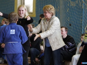 �������!