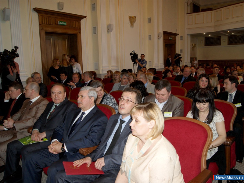 "����", �������� ���. ��� "�� "����" ����� ����������� ���������� �������� ���������� ���������� "�������� ���" � ���������� "�� ��������� ���������� ��������, ������ � �������" � "������ ����"