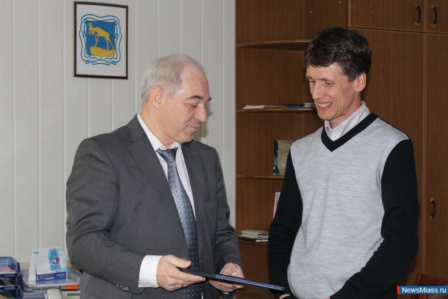    "  - 2012".             "  - 2012"  