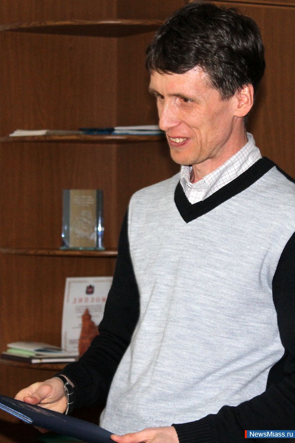    "  - 2012".             "  - 2012"  