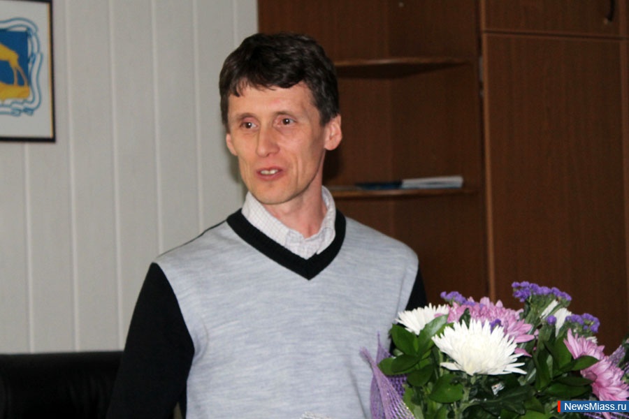    "  - 2012".             "  - 2012"  