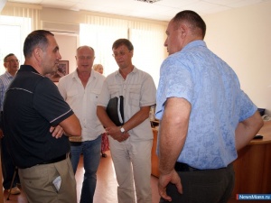 ����� ���