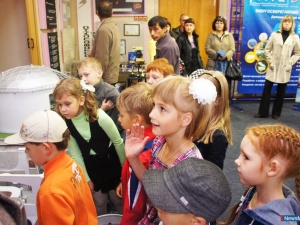 В заводском музее В заводском музее