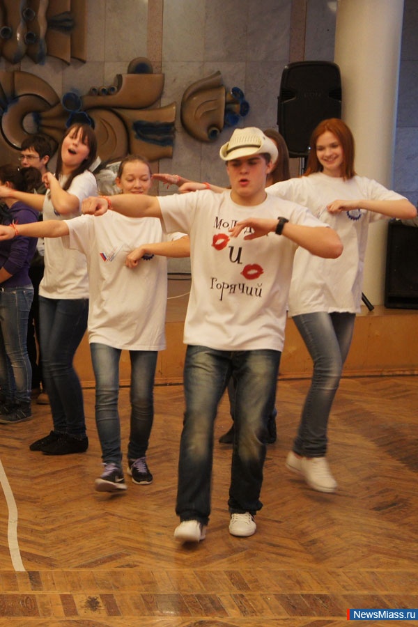  " !".                4