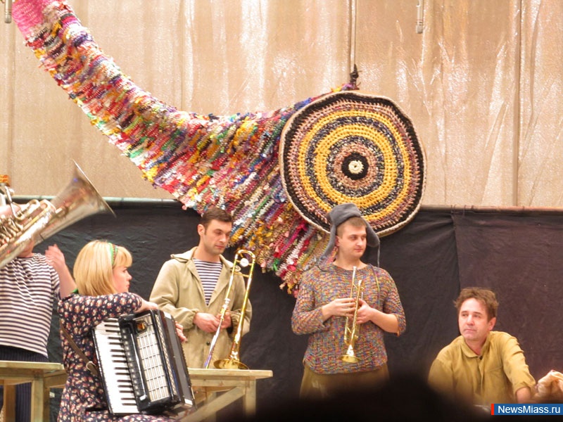  -    .      " "   ,    ""