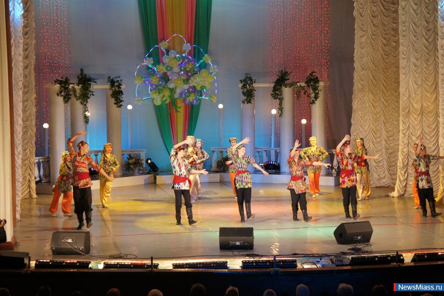 ���� ���������� ������ ��� ������. ������ �������� �������������� ������ "����" ���������� �� ������������� ������ � �� "��������������������"