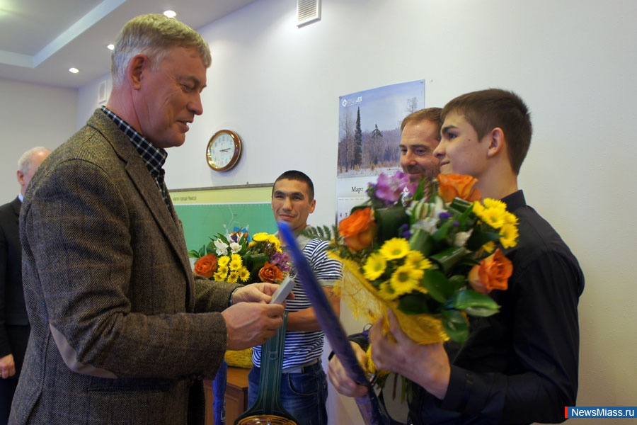    -  .        (-)    (),     