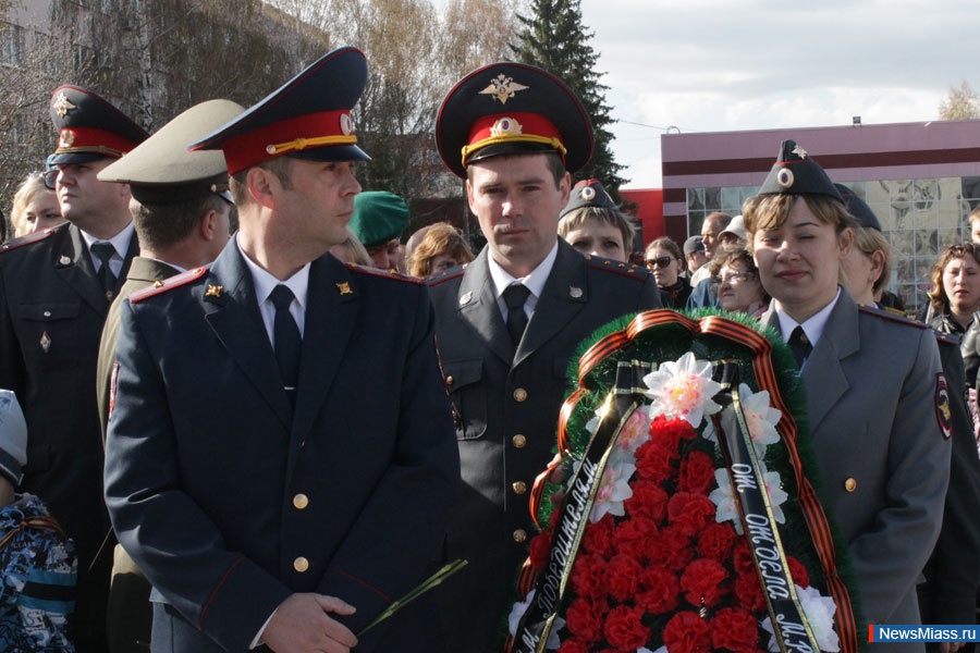    !.  ,                 68-  