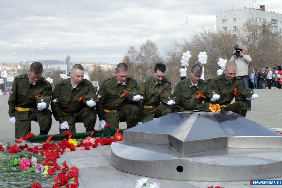    !.  ,                 68-  