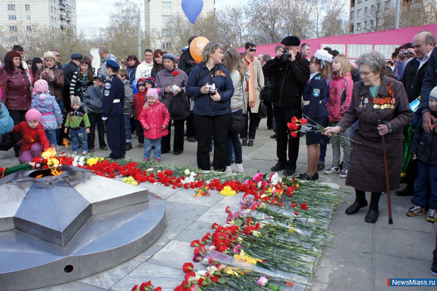    !.  ,                 68-  