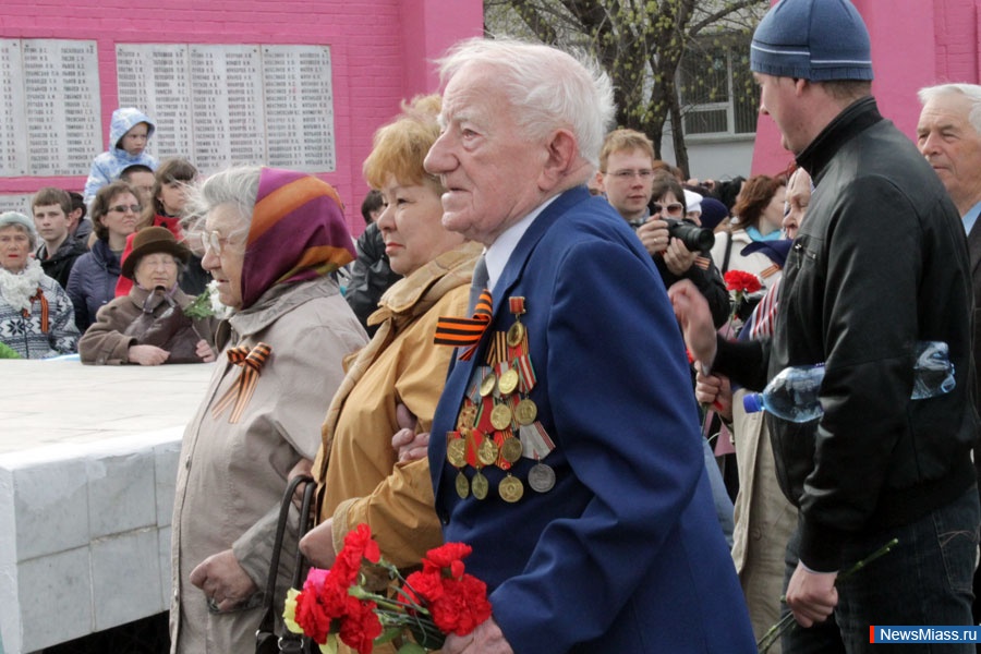    !.  ,                 68-  