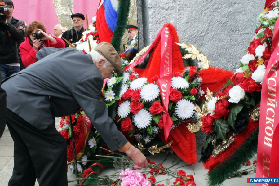    !.  ,                 68-  