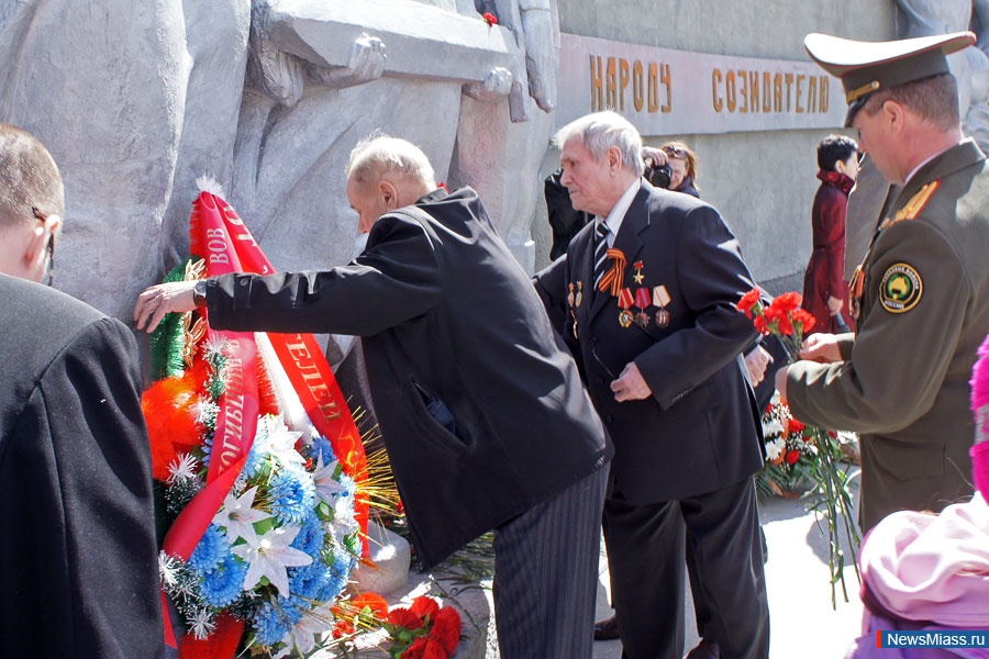    !.  ,                 68-  