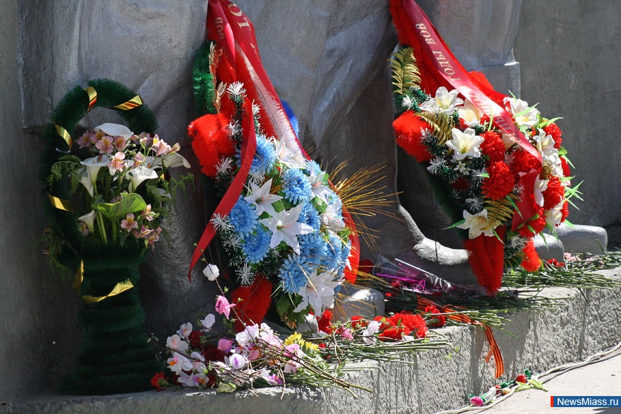    !.  ,                 68-  