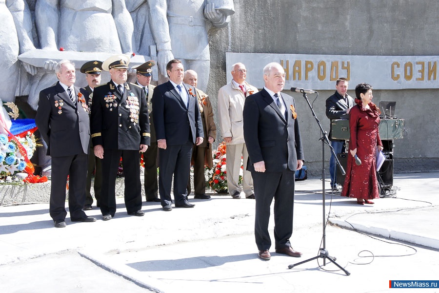    !.  ,                 68-  