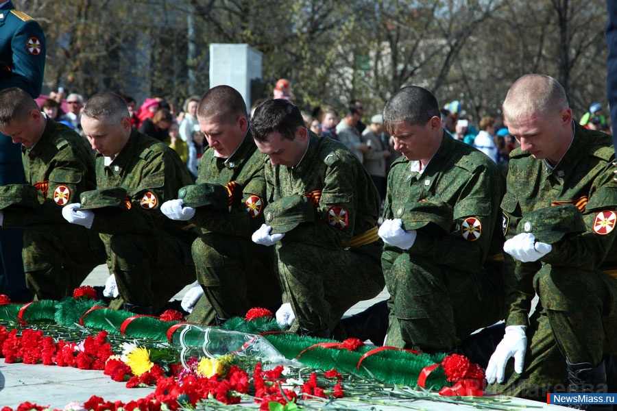  ! !   !.           ,     