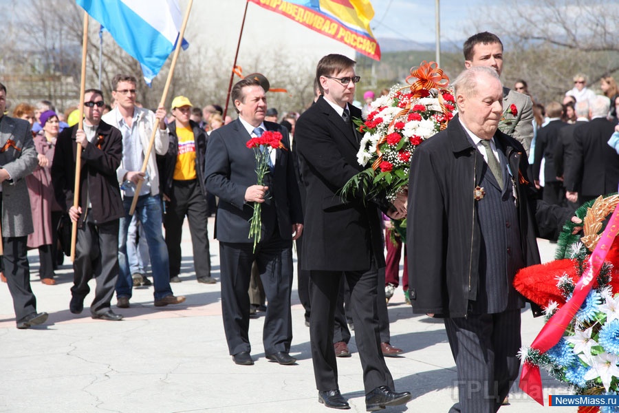  ! !   !.           ,     