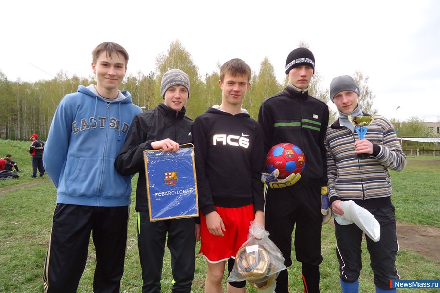      . "-7",       1998-99 ..