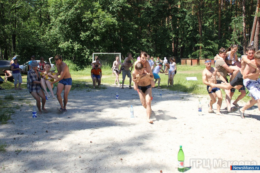 ! ! !. C       ,     " "    