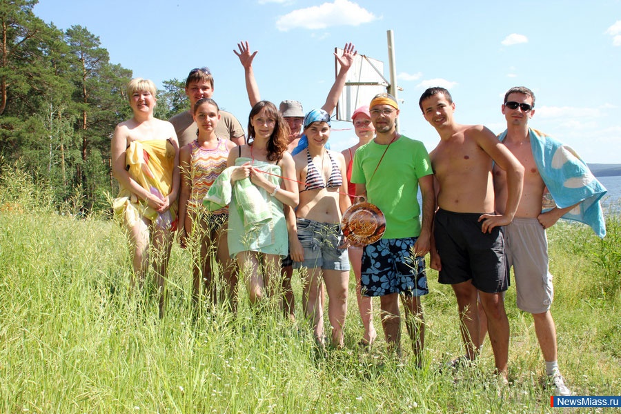 ! ! !. C       ,     " "    