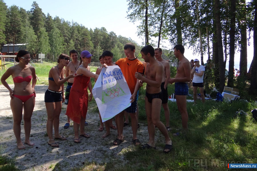 ! ! !. C       ,     " "    