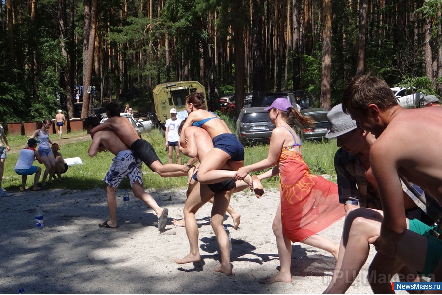 ! ! !. C       ,     " "    