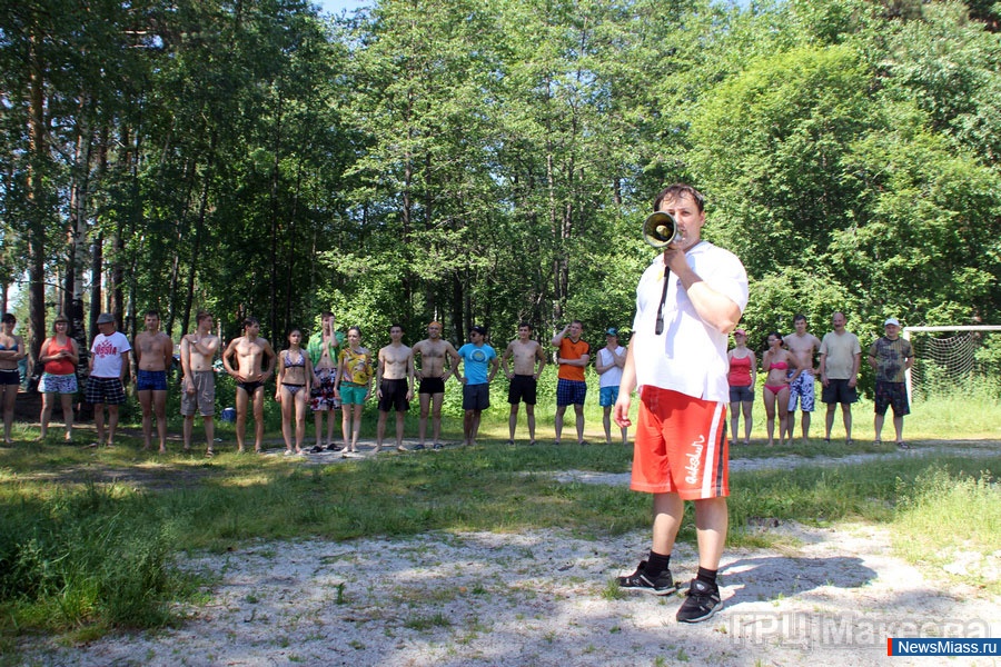 ! ! !. C       ,     " "    