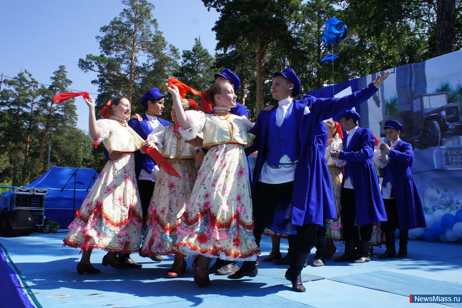    "".    8  -     "" -    