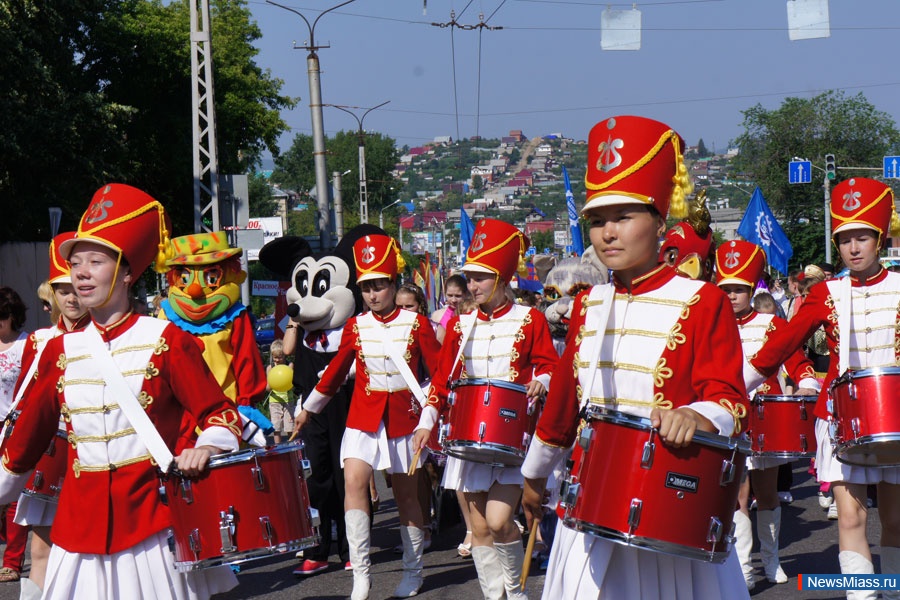    "".    8  -     "" -    