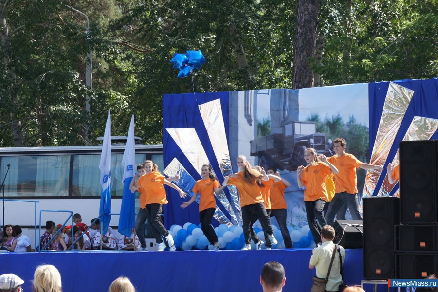    "".    8  -     "" -    