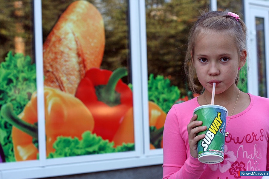 "SUBWAY"    .         "SUBWAY"      